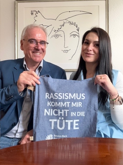 Isabelle Piwonka von Bounce Back Saarland zu Gast beim Sprecher der LAG Erinnerungsarbeit im Saarland. Foto: Ev. Büro Saarland